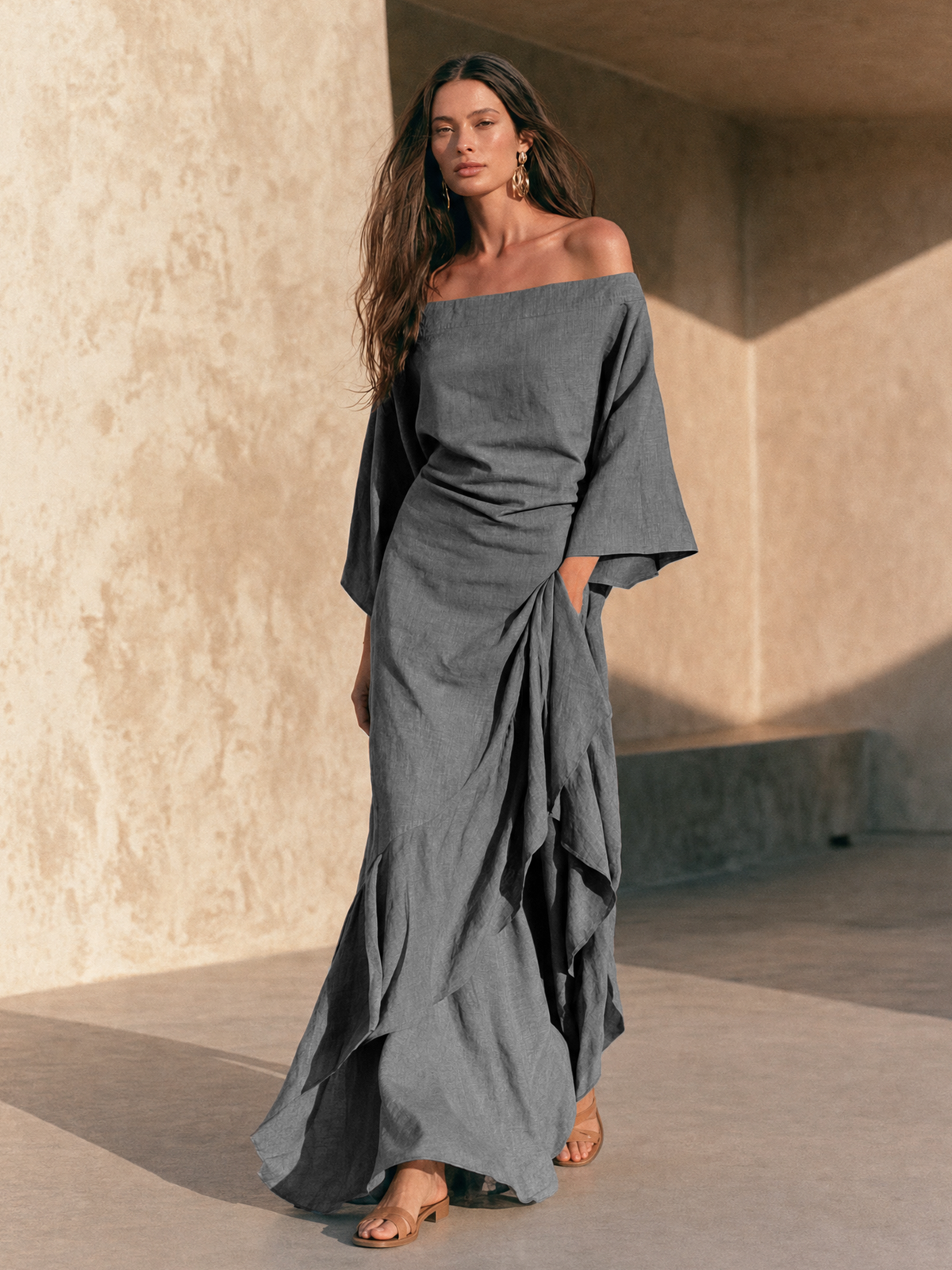 Aure | Robe maxi minimaliste à épaules dénudées, ourlet volanté et manches évasées