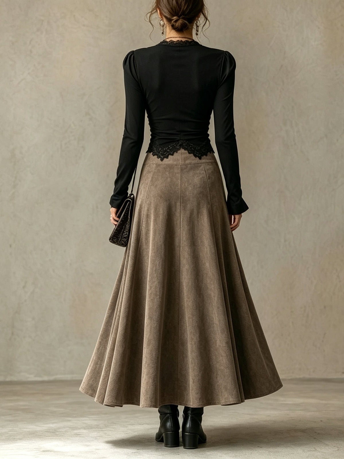 Albane | Ensemble avec top en dentelle et jupe maxi en suédine, noir et taupe