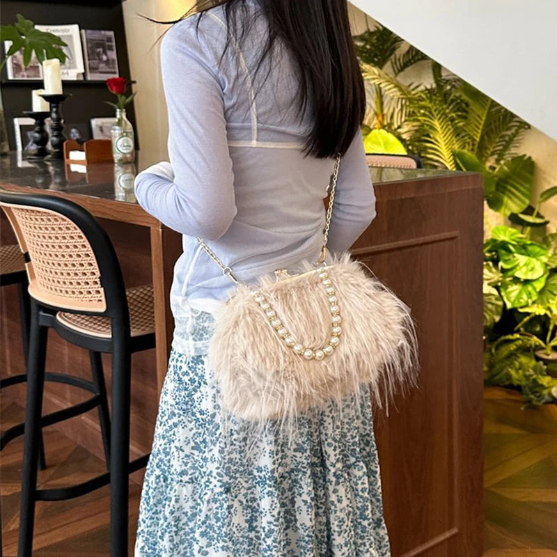 Lilou | Sac Crossbody Fausse Fourrure Poignée Perlée