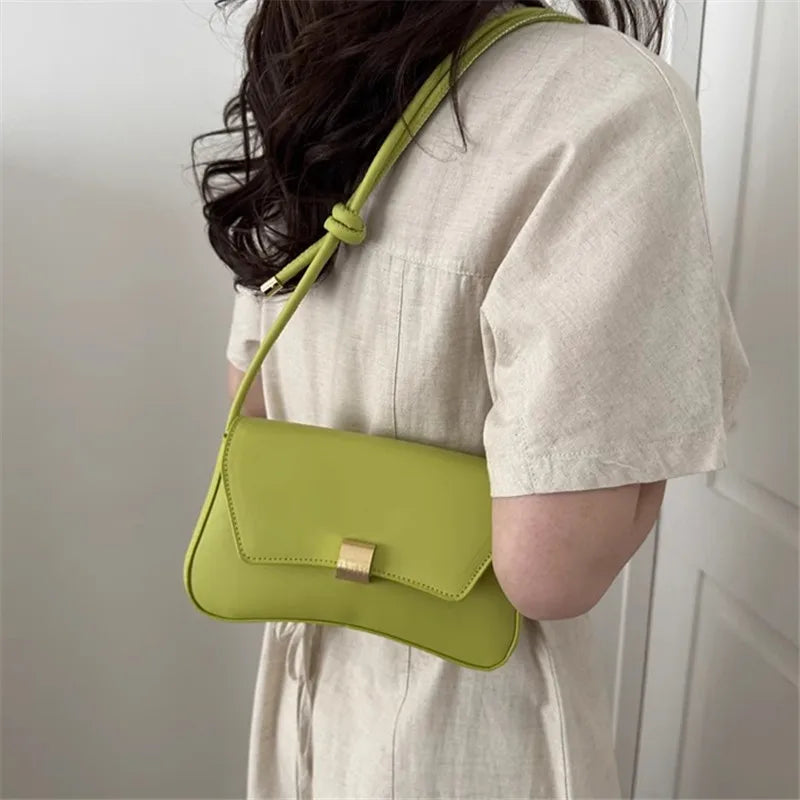 Jeanne | Sac à Main Boucle Métallique Format Pratique