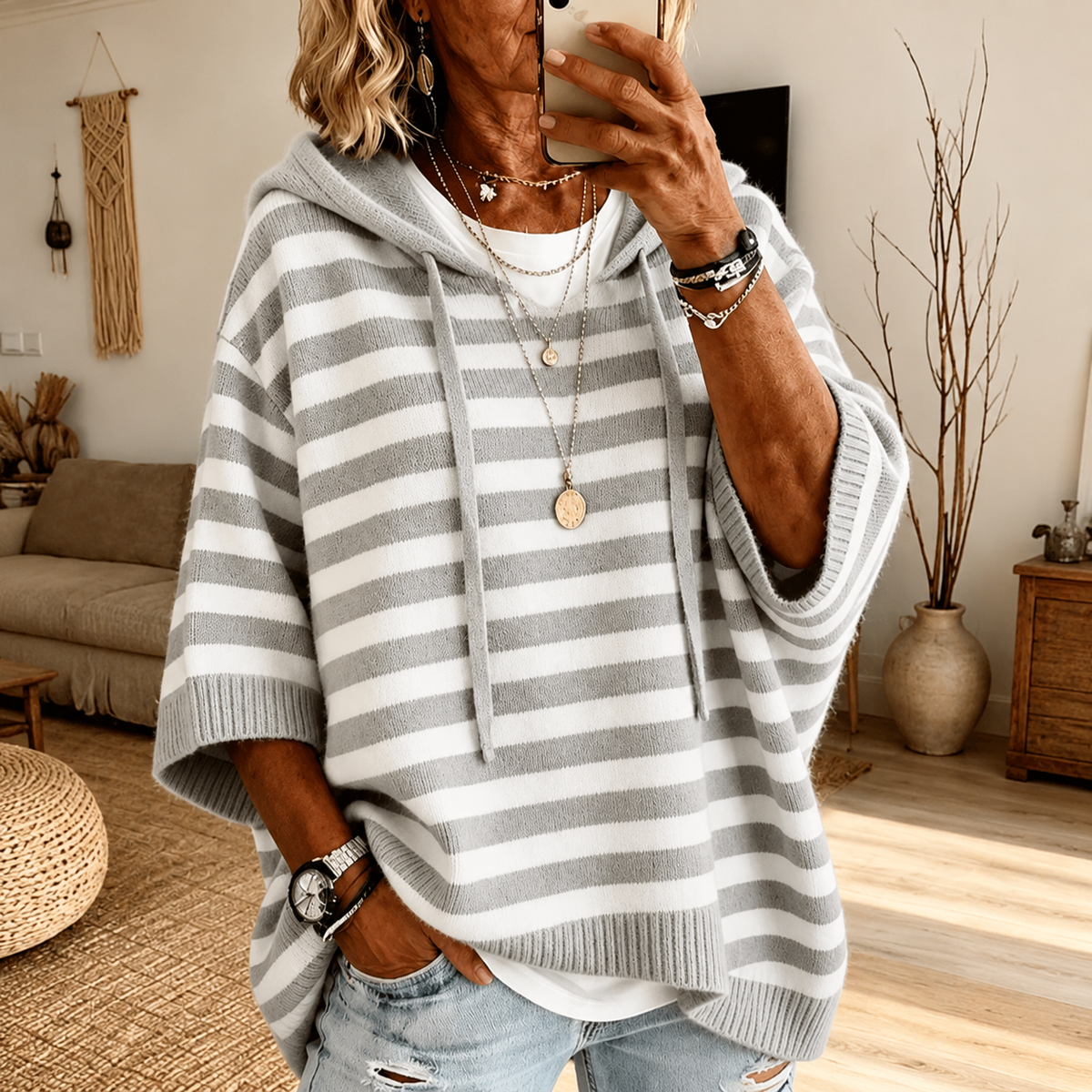 Céline | Pull poncho à capuche rayé – Gris