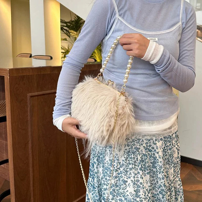 Lilou | Sac Crossbody Fausse Fourrure Poignée Perlée
