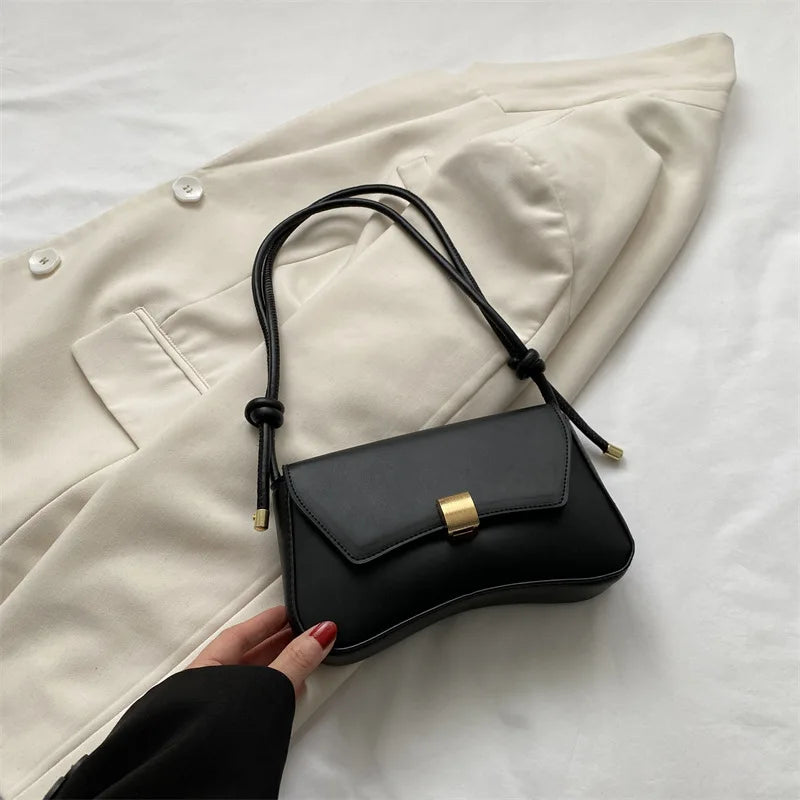 Jeanne | Sac à Main Boucle Métallique Format Pratique