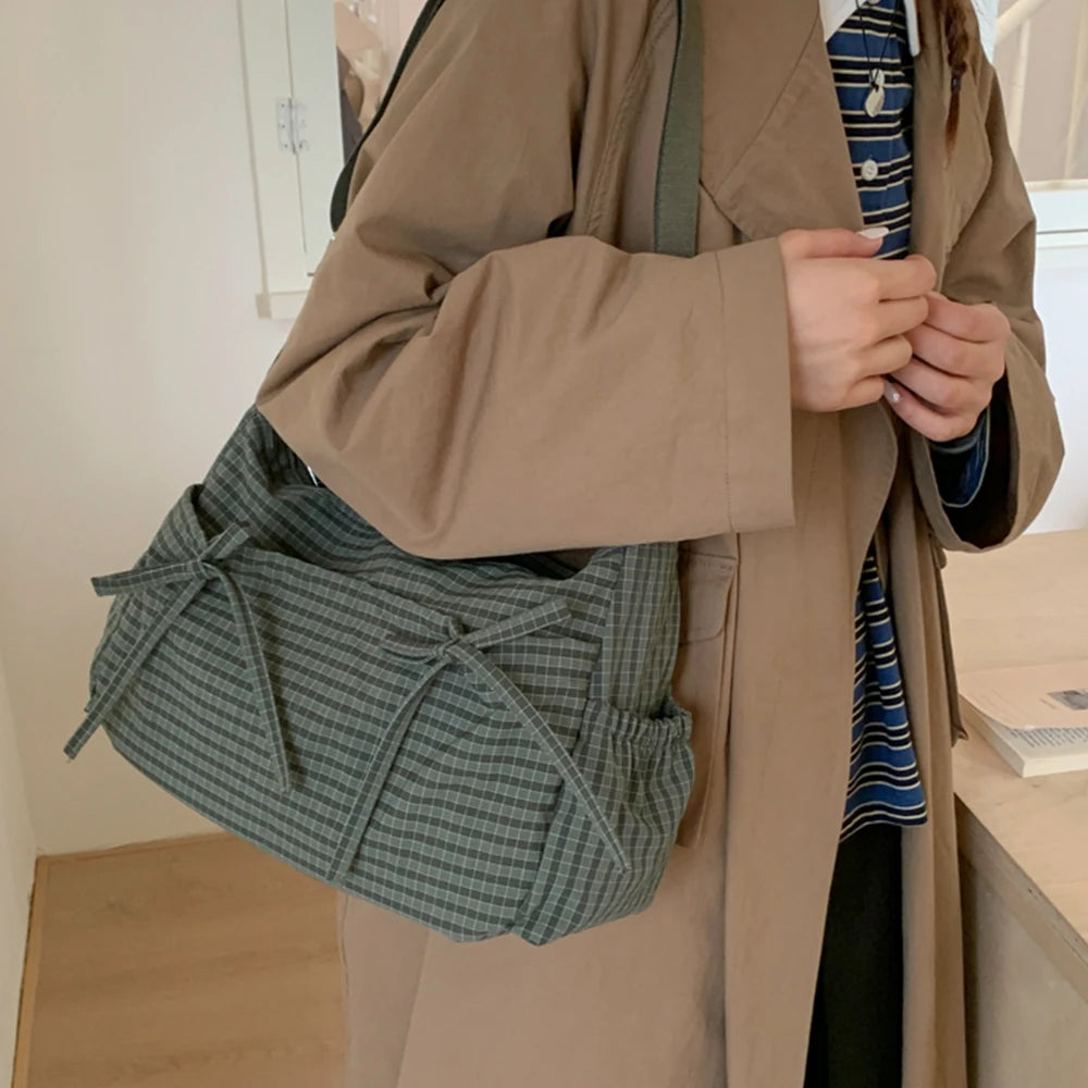 Korean-Style Retro Grid Single Shoulder Bag, Large Capacity, Versatile for School, Work, and Commuting, Unisex Design