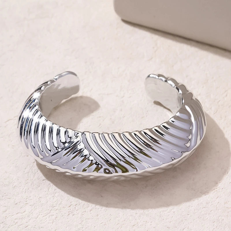 Victoire | Bracelet manchette géométrique