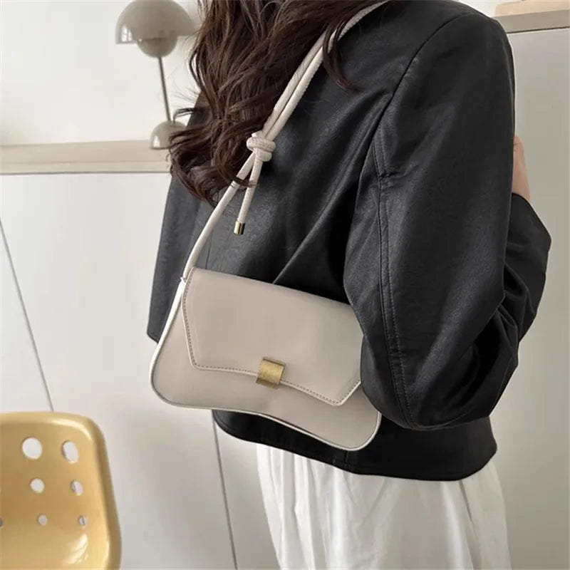Jeanne | Sac à Main Boucle Métallique Format Pratique