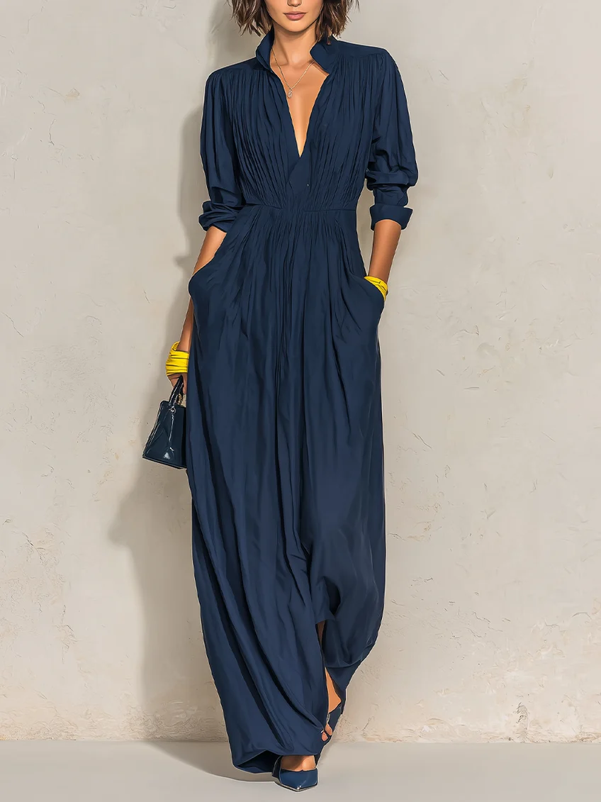 Azurine | Robe longue plissée bleu marine à décolleté en V